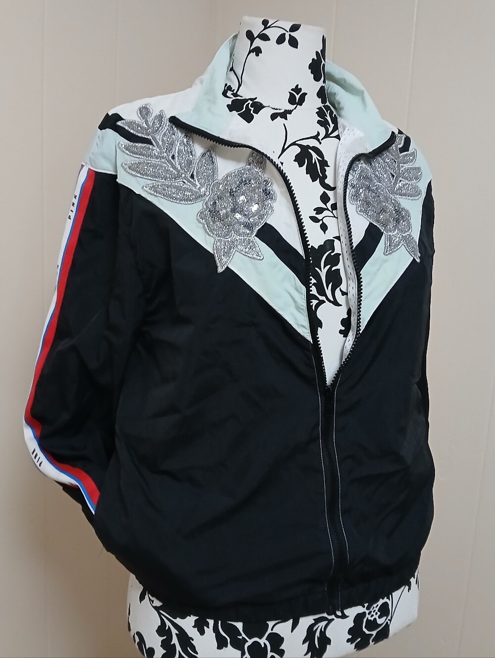 VICTORIA SECRET PINK Black Zip-Up Jacket with Silver Floral Appliqué - Picture 4 of 12